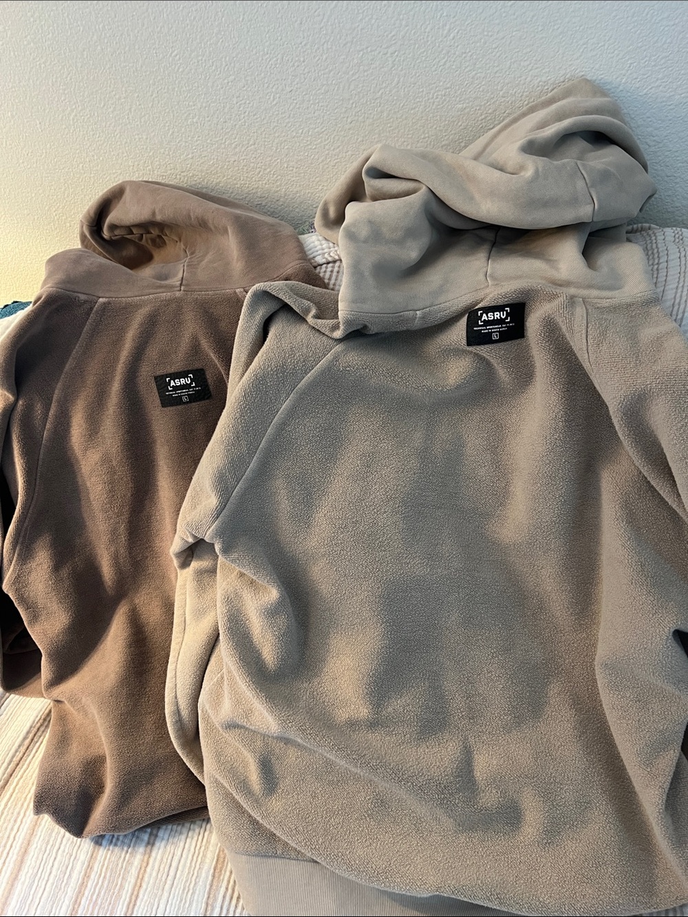 Lot of 2 ASRV Hoodies - Picture 4 of 6
